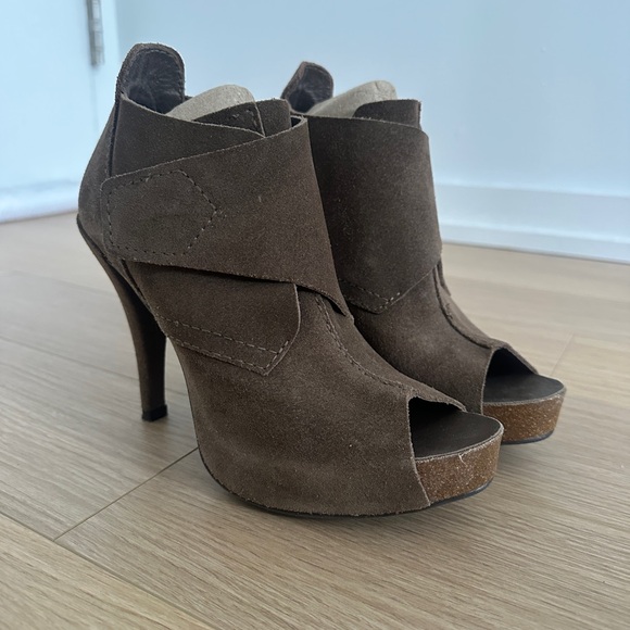 Pedro Garcia Suede Peep-toe Booties *EXCELLENT condition* - Picture 4 of 11